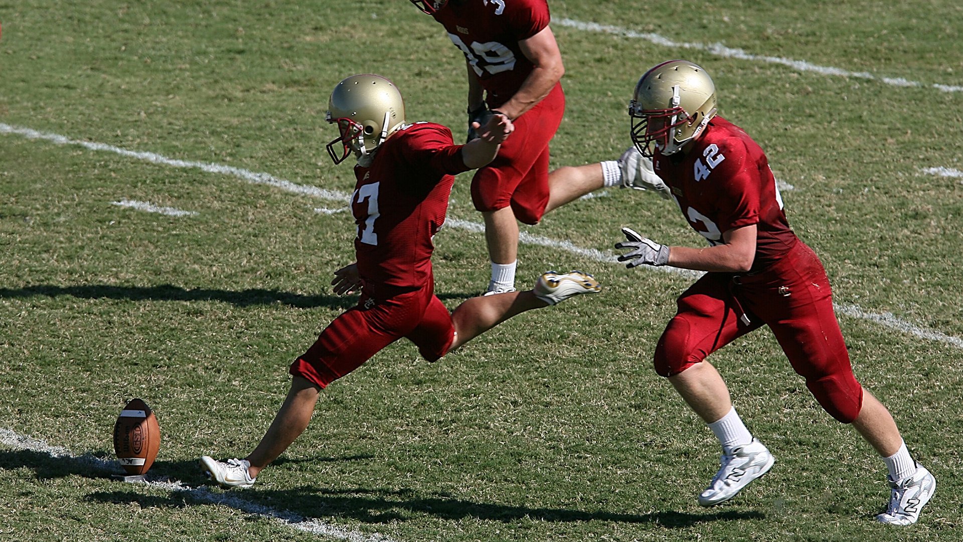 女子足球加快青训融合进程实现从校园到职业直通，青少年女子足球队